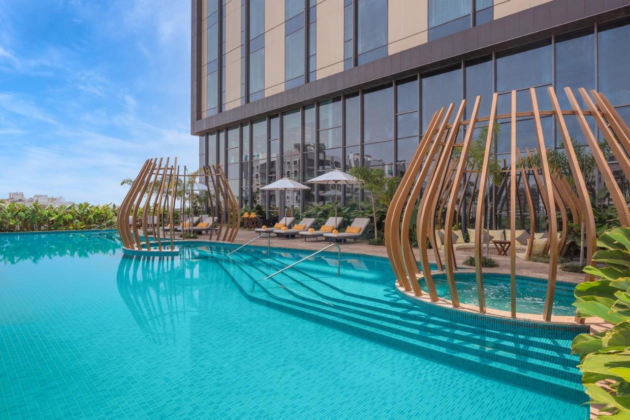 Radisson Blu Hotel & Spa, Nāsik Eksteriør bilde