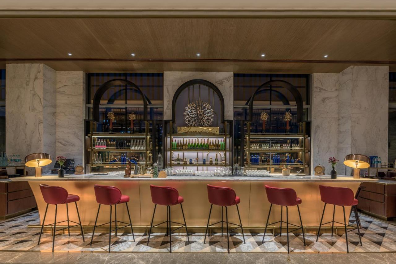 Radisson Blu Hotel & Spa, Nāsik Eksteriør bilde