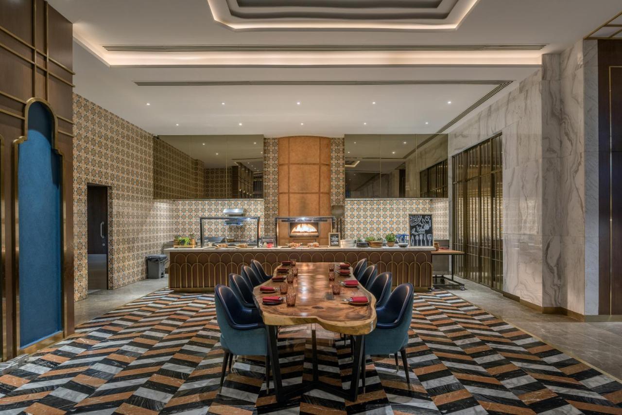 Radisson Blu Hotel & Spa, Nāsik Eksteriør bilde