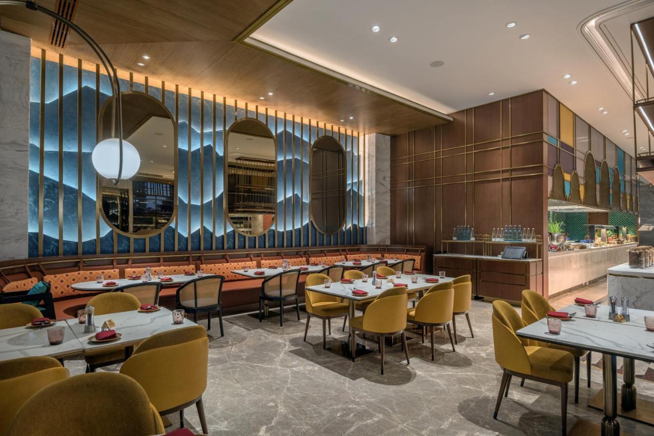 Radisson Blu Hotel & Spa, Nāsik Eksteriør bilde