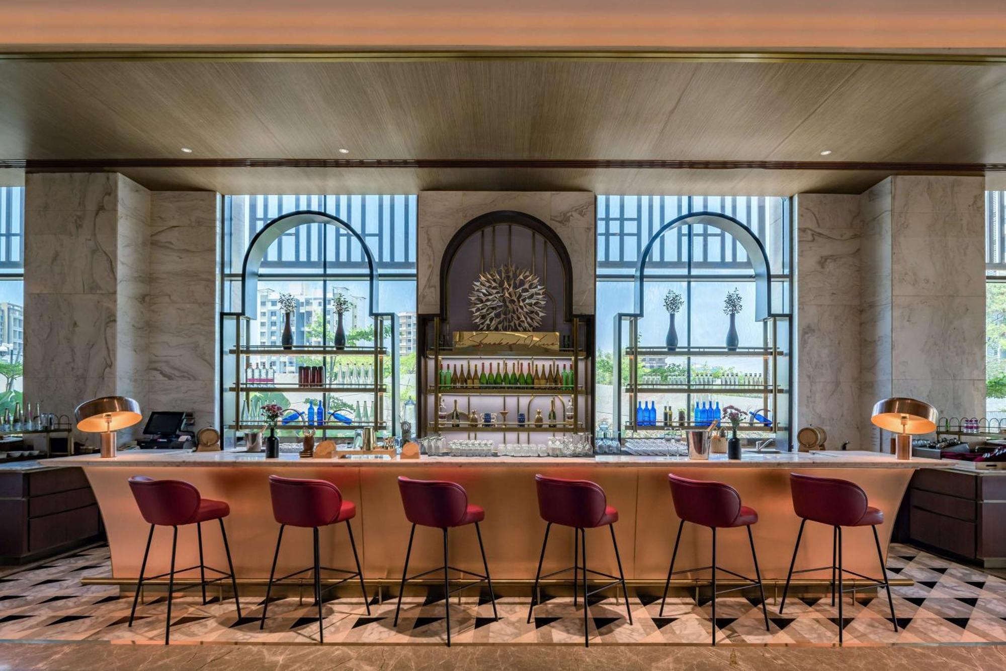 Radisson Blu Hotel & Spa, Nāsik Eksteriør bilde