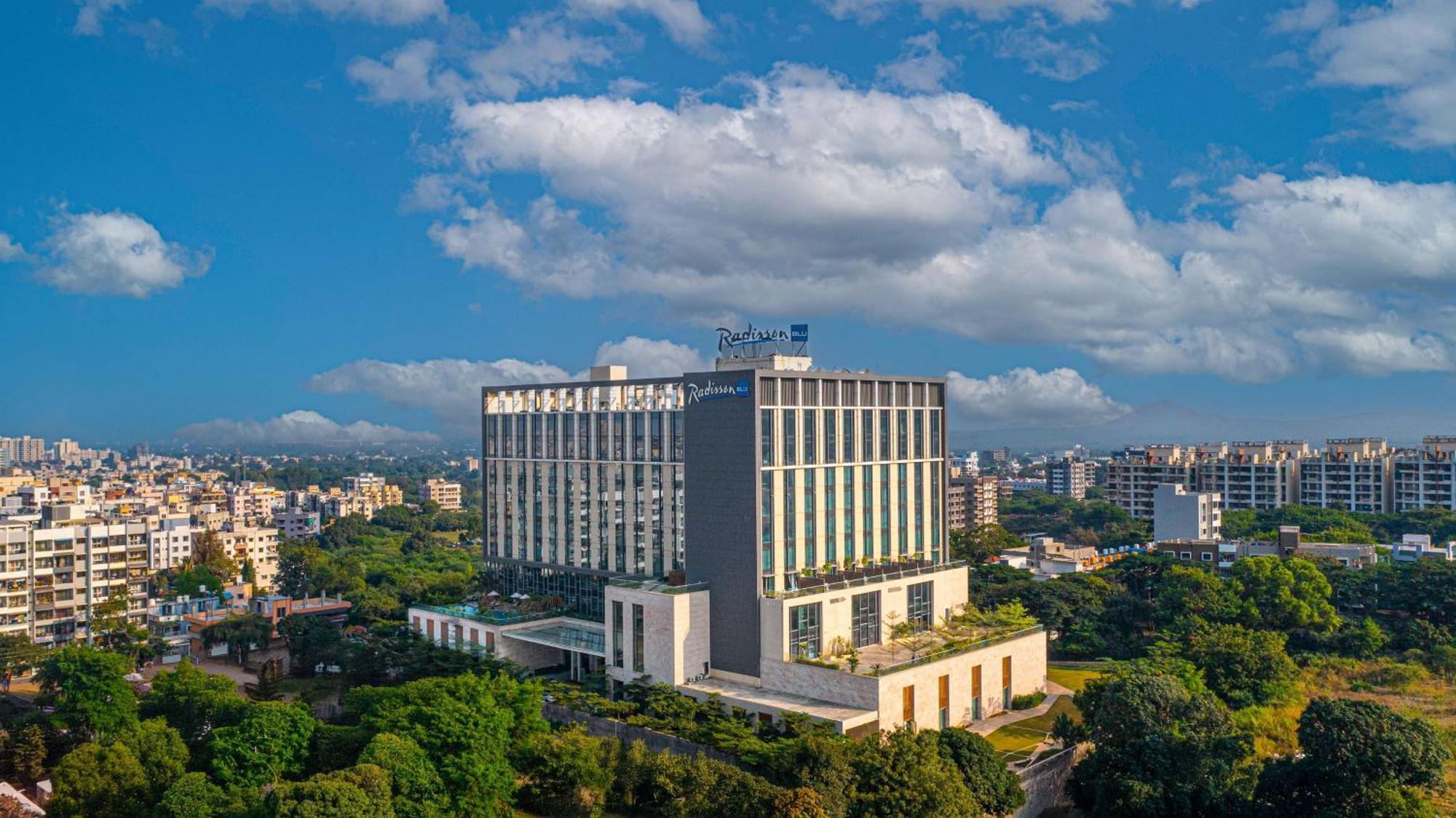 Radisson Blu Hotel & Spa, Nāsik Eksteriør bilde